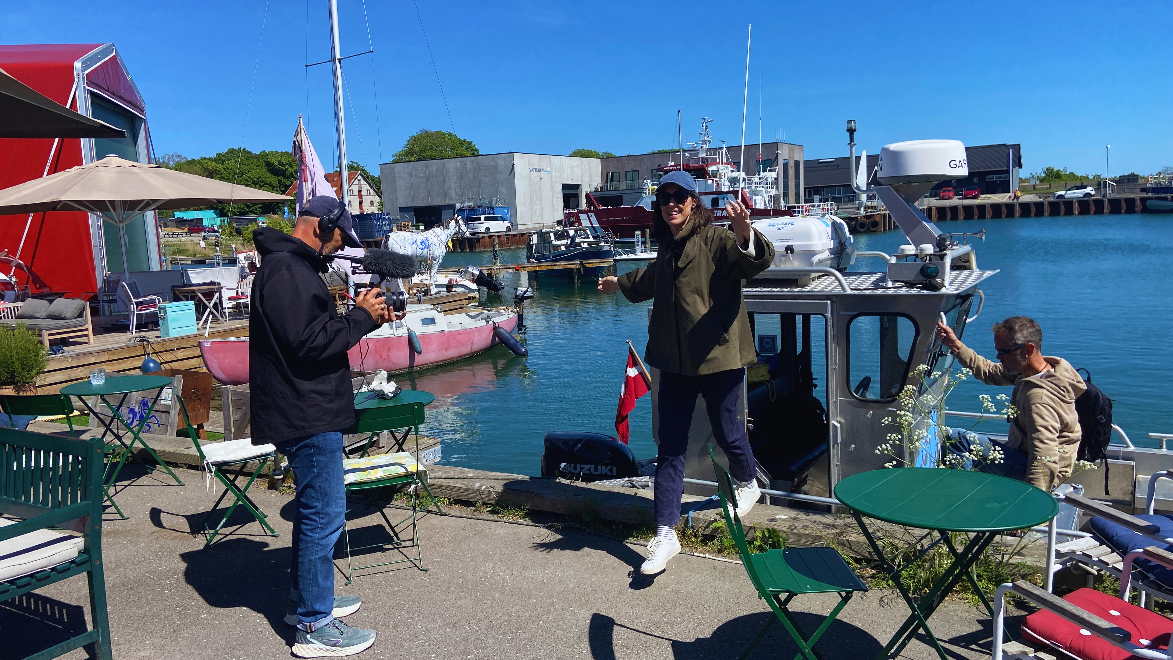 TV5 Monde går i land i Klintholm Havn
