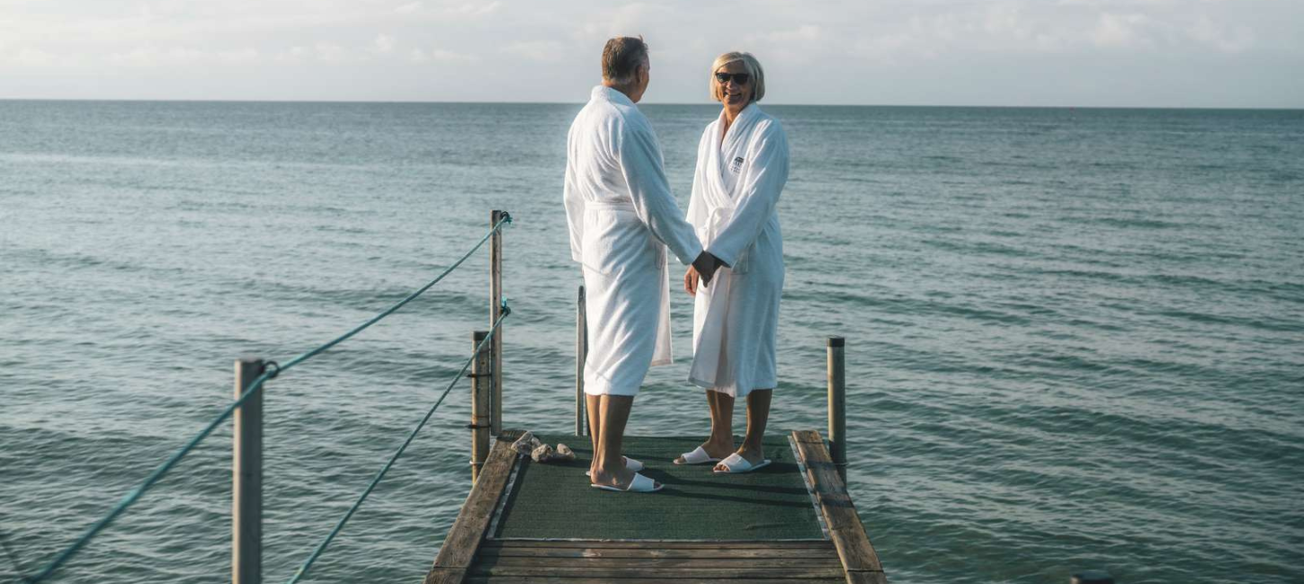 Par på badebro Rødvig Kro