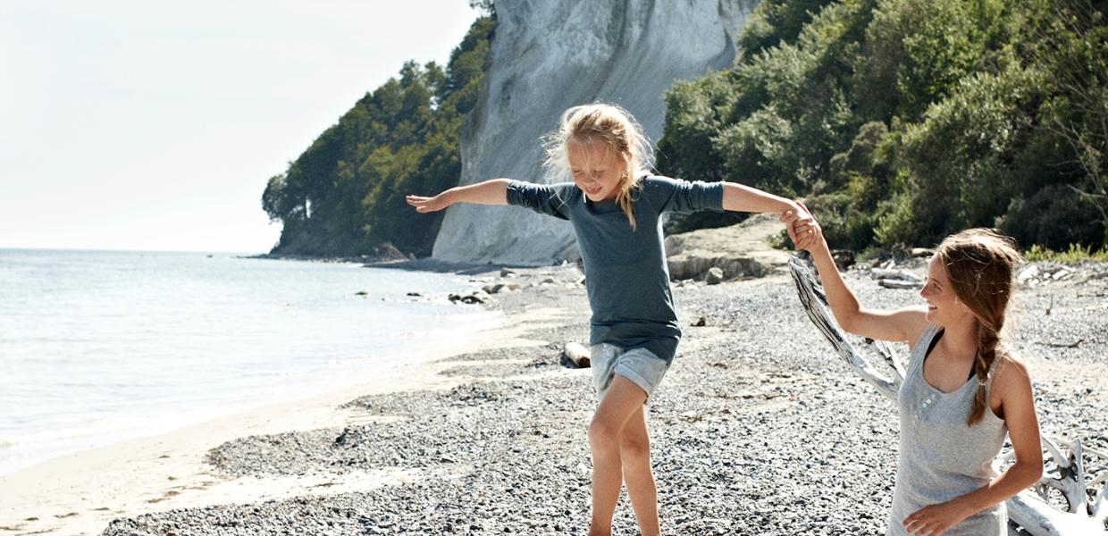 Børn på Møns Klint Strand